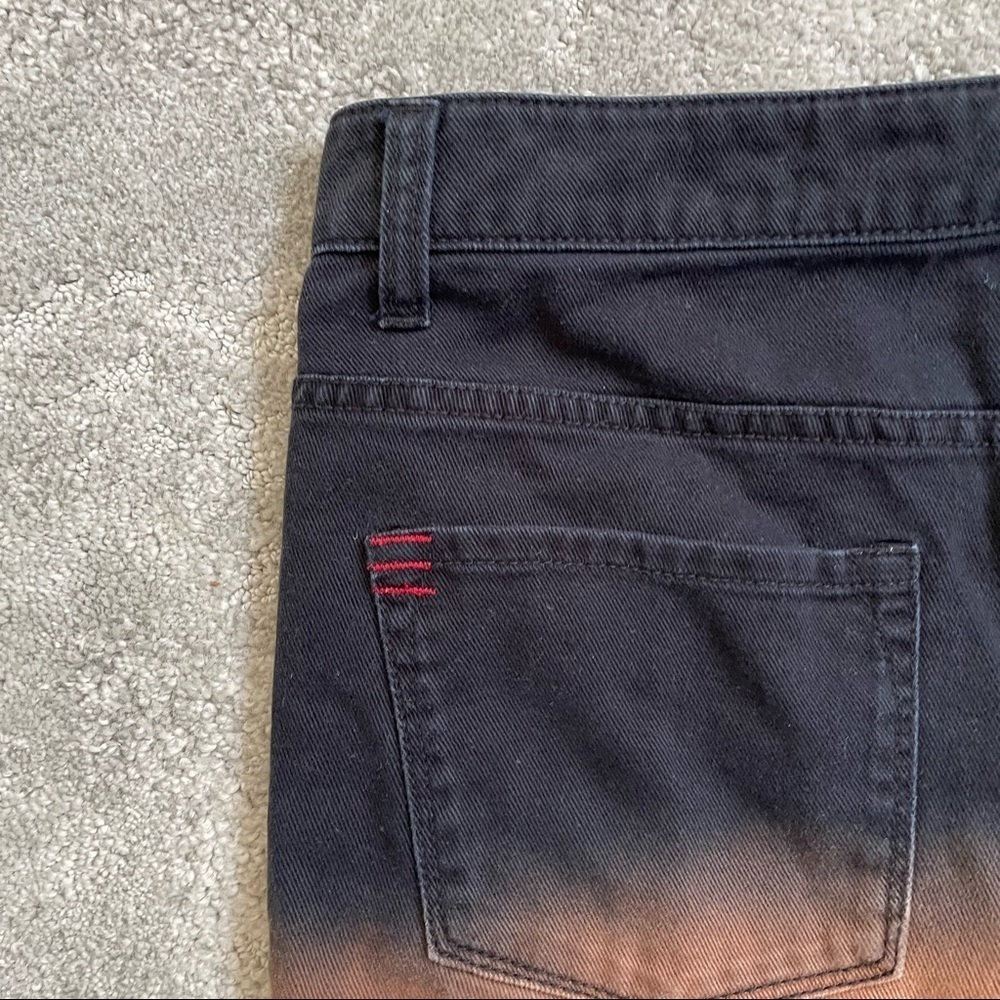 BDG Ombre Freja Mid Rise Vintage Fit Distressed Embroidered Denim Shorts Size 26 - Picture 5 of 8